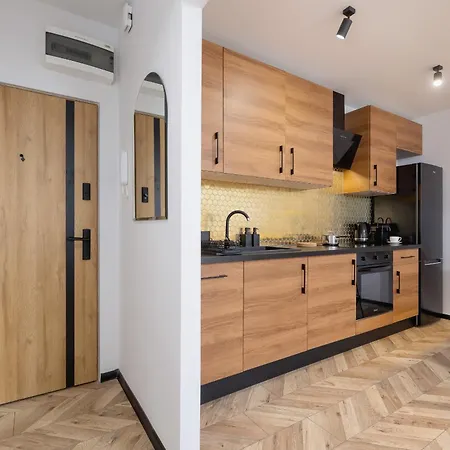 Апартаменты Center One-bedroom With Bathtub By Renters